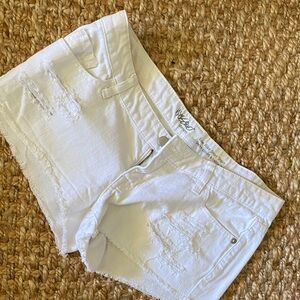 Mossimo White Low Rise Shorts – Size 6 – 28 Waist – Summer Beach